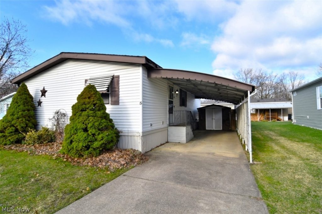 5 Michael Drive #5, Olmsted Twp, OH