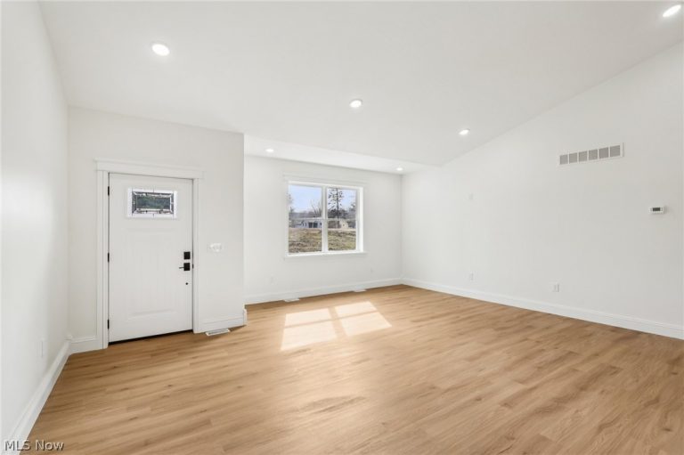 6535 north ridge Road, Geneva, OH - Photo 3