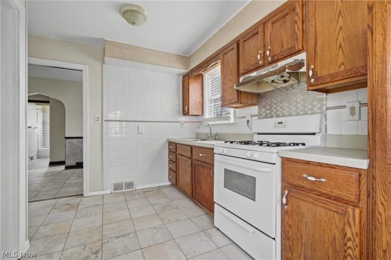412 Orchard Avenue, Niles, OH - Photo 3