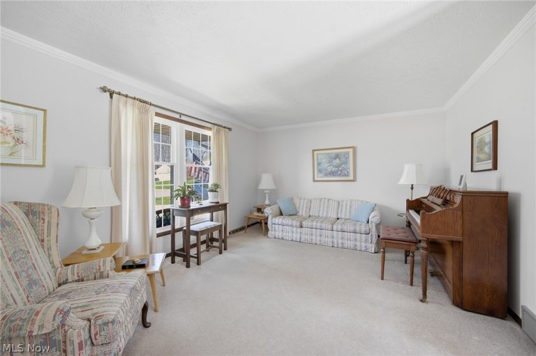 930 Bellarbor Avenue, Canton, OH - Photo 8