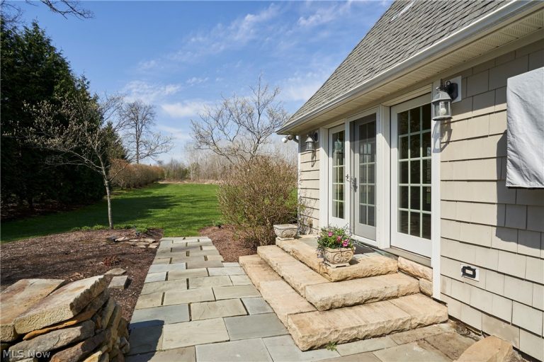 2242 Rock Creek, Akron, OH - Photo 5