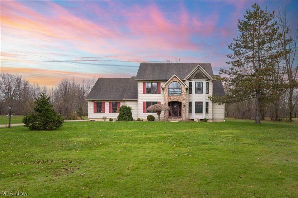 44565 Stang Road, Elyria, OH