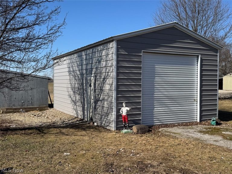 10131 Columbus Road, Louisville, OH - Photo 4