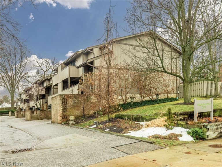 2675 Warrensville Center Road #2, Shaker Heights, OH - Photo 3