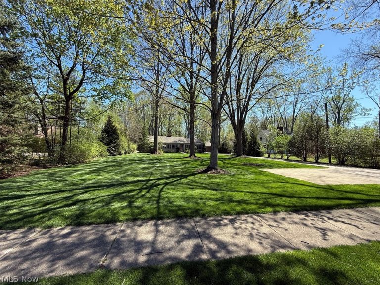 4499 Dover Center Road, North Olmsted, OH - Photo 3