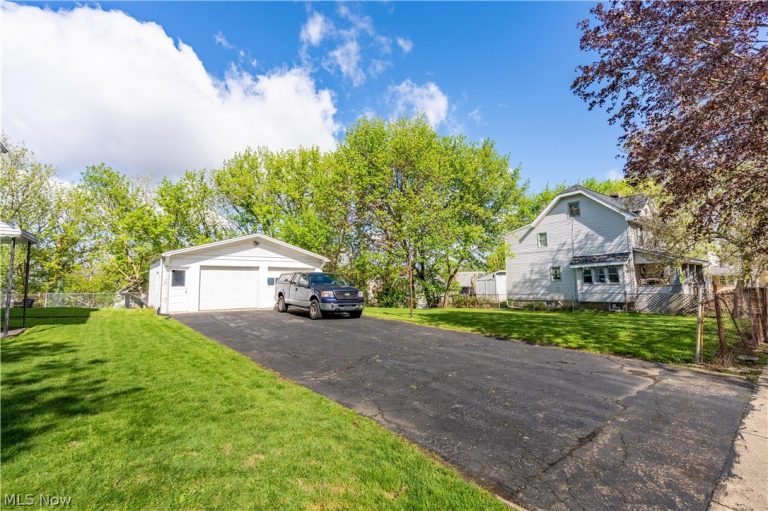 296 Kryder Avenue, Akron, OH - Photo 2