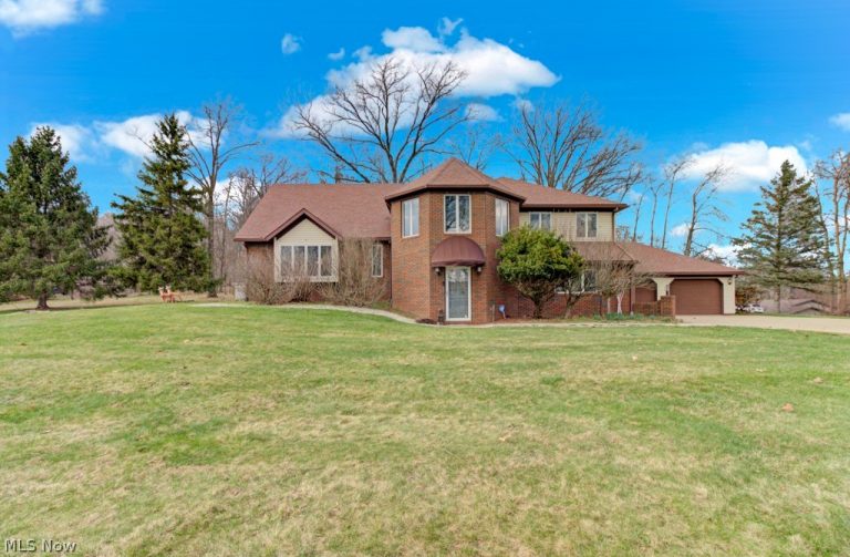 34 Iroquois Trail, Malvern, OH - Photo 3