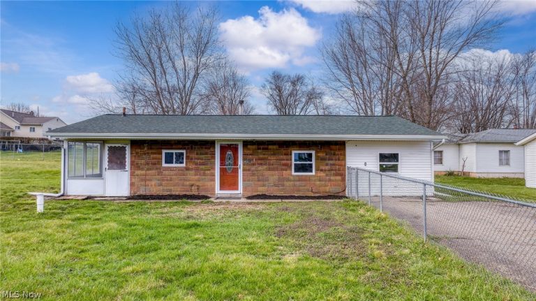 4321 30th Street, Canton, OH - Photo 2