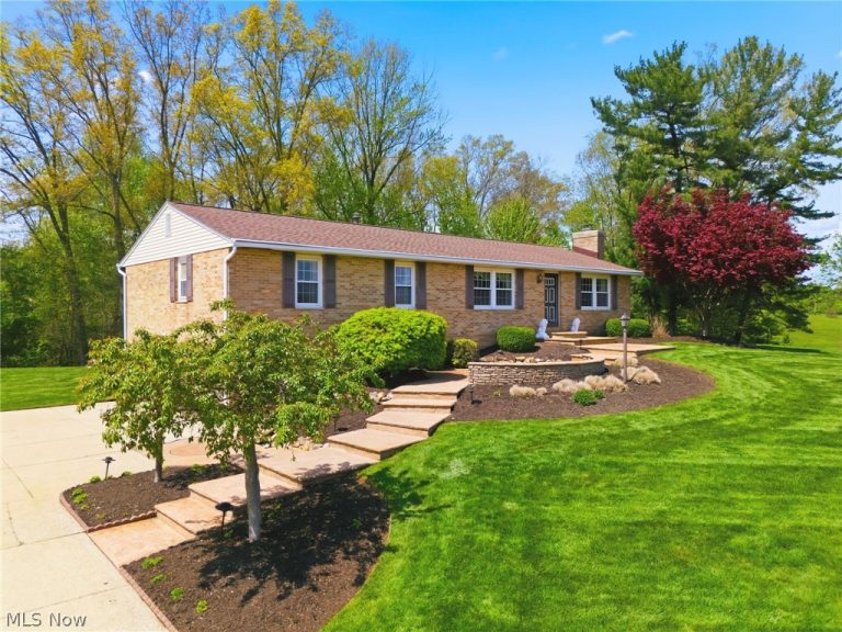 8285 Southwood Drive, North Canton, OH, 44720