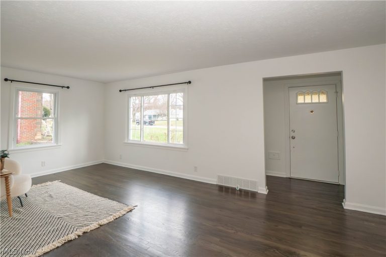 2528 Haven Boulevard, Cuyahoga Falls, OH - Photo 6