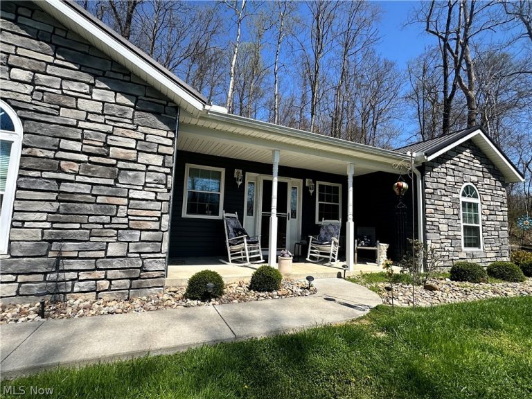 26296 Joe Day Road, Quaker City, OH - Photo 2