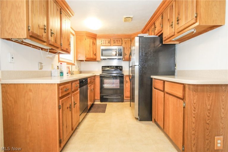 112 Cole Street, Barnesville, OH - Photo 8