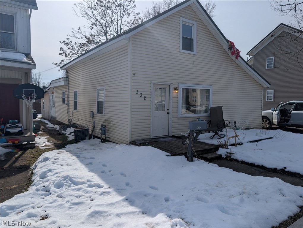 332 Front Avenue, New Philadelphia, OH