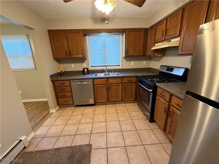 918 Pearson Circle #2, Boardman, OH - Photo 5