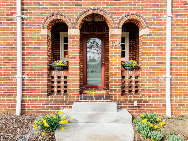 1015 Portage Street, North Canton, OH - Photo 3