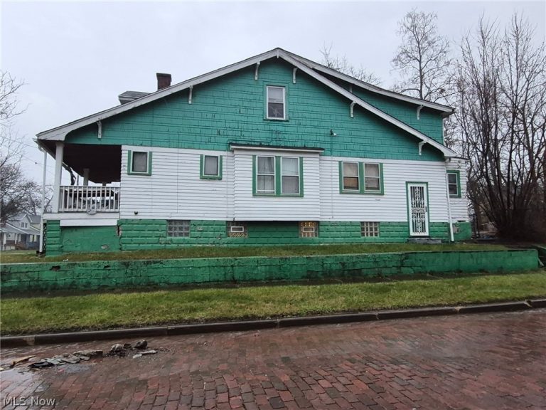 12000 Holborn Avenue, Cleveland, OH - Photo 2