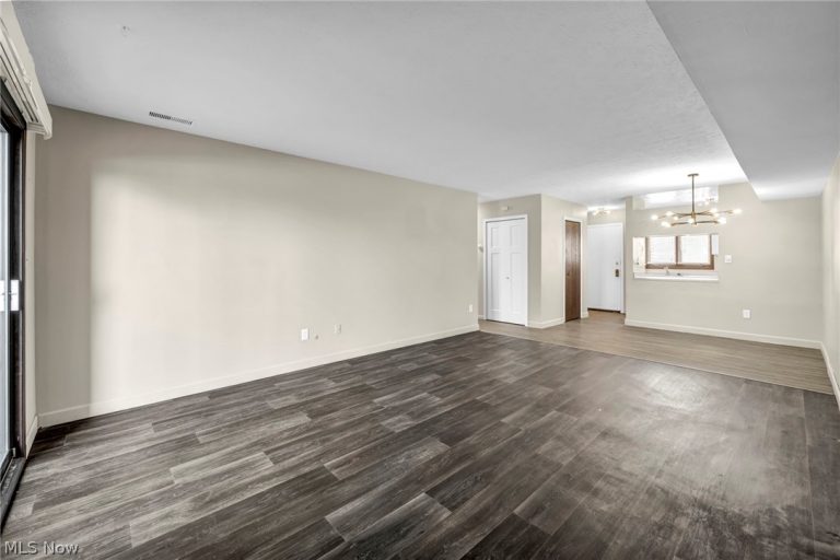 3432 Mayfield Road, Cleveland Heights, OH - Photo 8