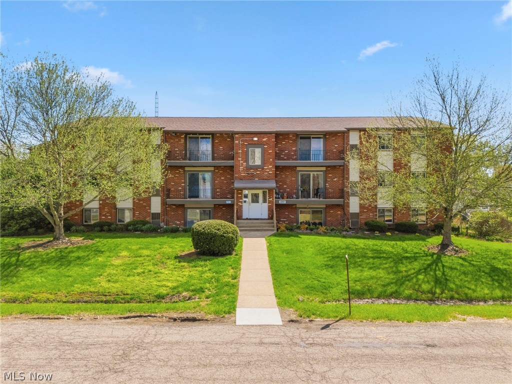 5240 Emil Avenue #102, Navarre, OH