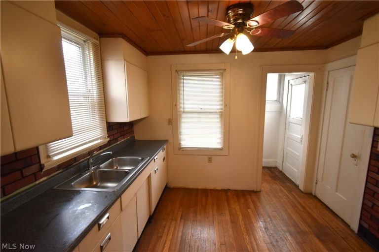 3885 135th Street, Cleveland, OH - Photo 8