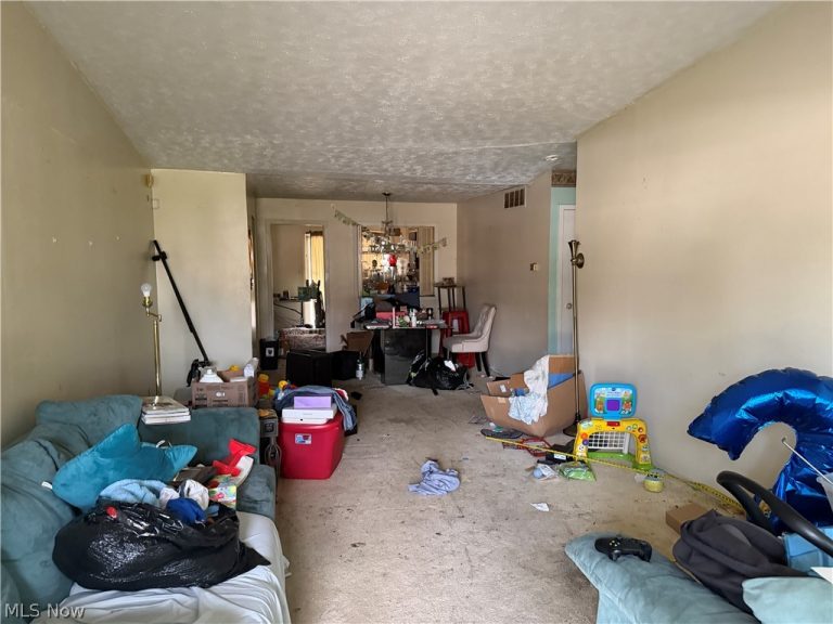 18062 Blandford Road, Cleveland, OH - Photo 2