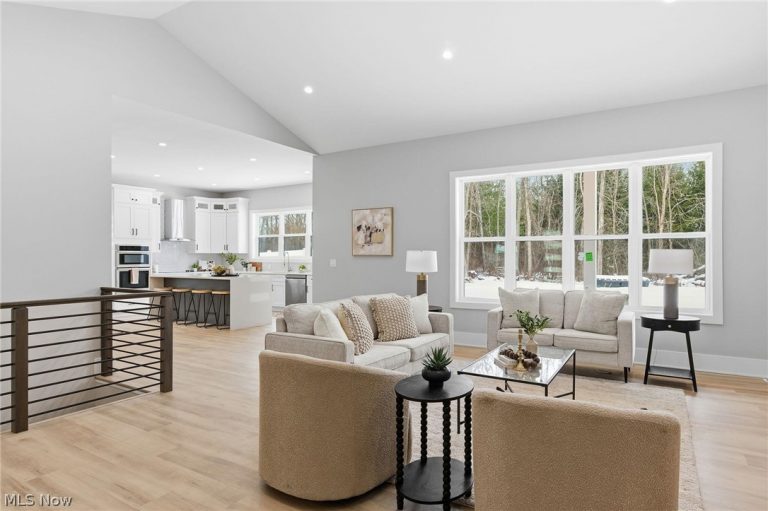 2069 Mattingly Road, Hinckley, OH - Photo 2