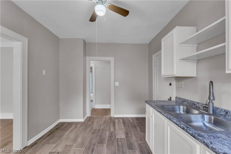 15816 Grovewood Avenue, Cleveland, OH - Photo 6