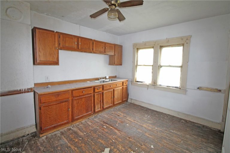 3107 98th Street, Cleveland, OH - Photo 8