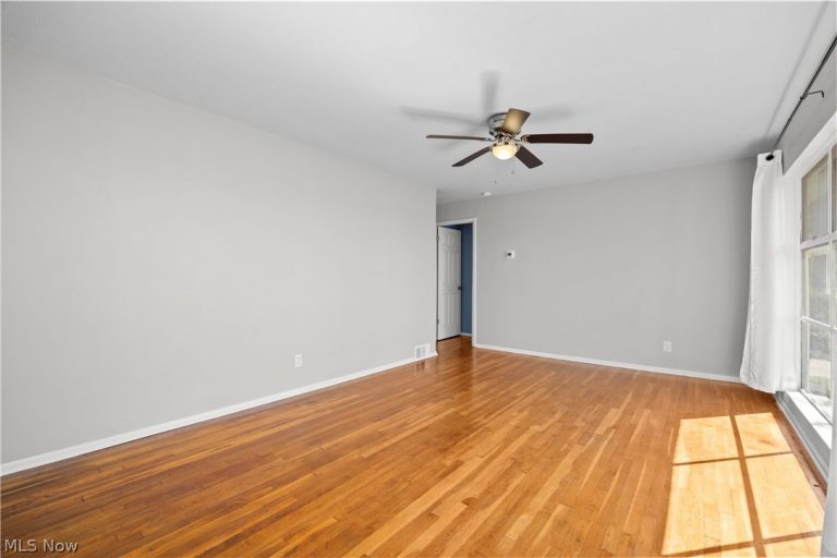 13704 Elsetta Avenue, Cleveland, OH - Photo 4