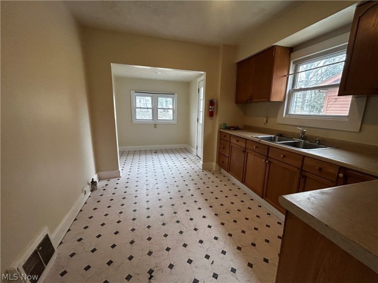 431 Noah Avenue, Akron, OH - Photo 4