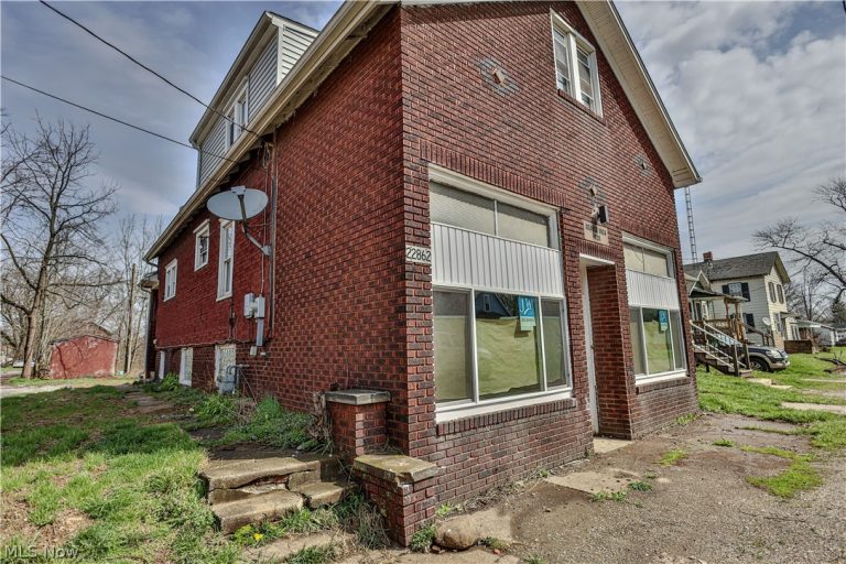 22862 Norman Avenue, Alliance, OH - Photo 3