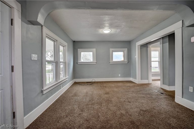 994 Perry Avenue, Barberton, OH - Photo 6