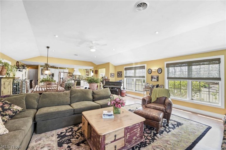 4004 Cook Road, Medina, OH - Photo 5