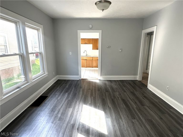 3342 Desota Avenue #1, Cleveland Heights, OH - Photo 8