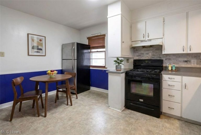 2249 Coleman Drive, Youngstown, OH - Photo 4