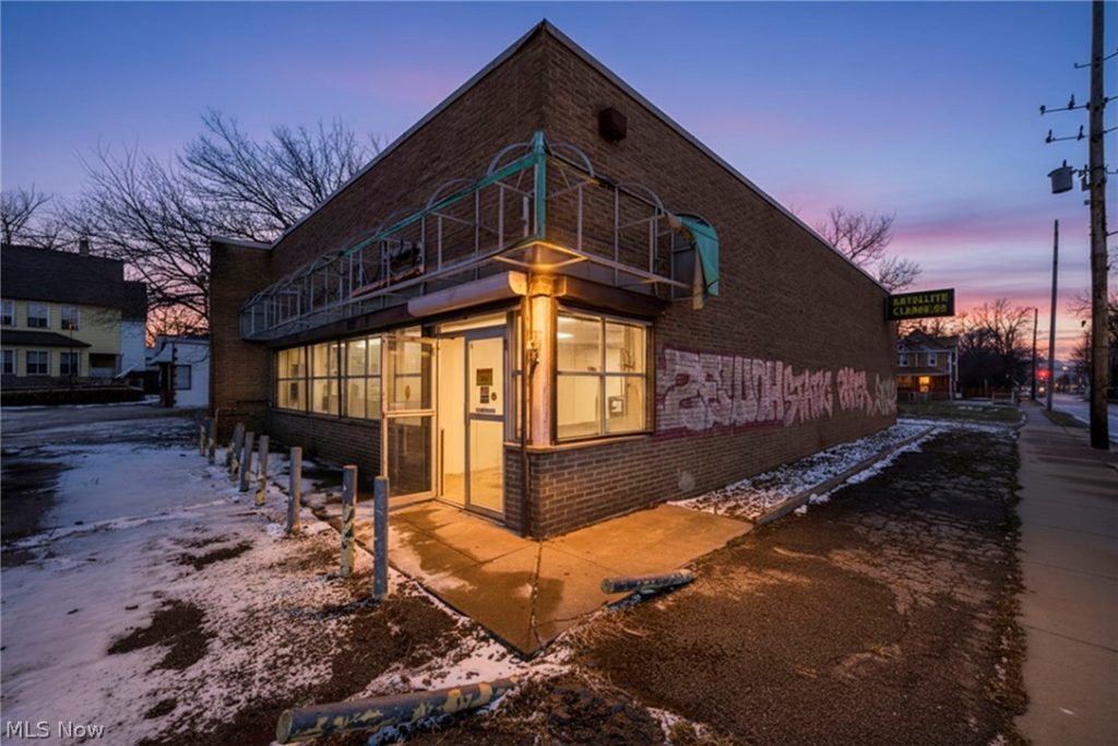 7809 Wade Park Avenue, Cleveland, OH