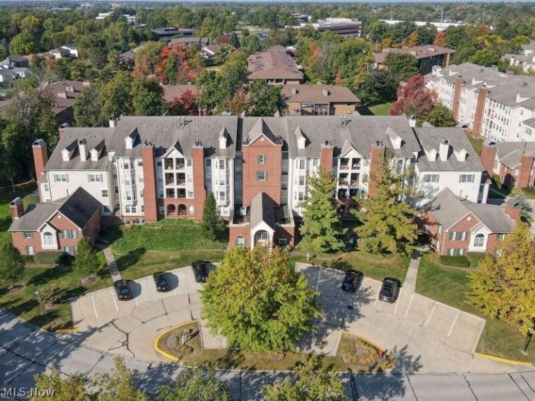 240 Fox Hollow Drive #309, Mayfield Heights, OH, 44124