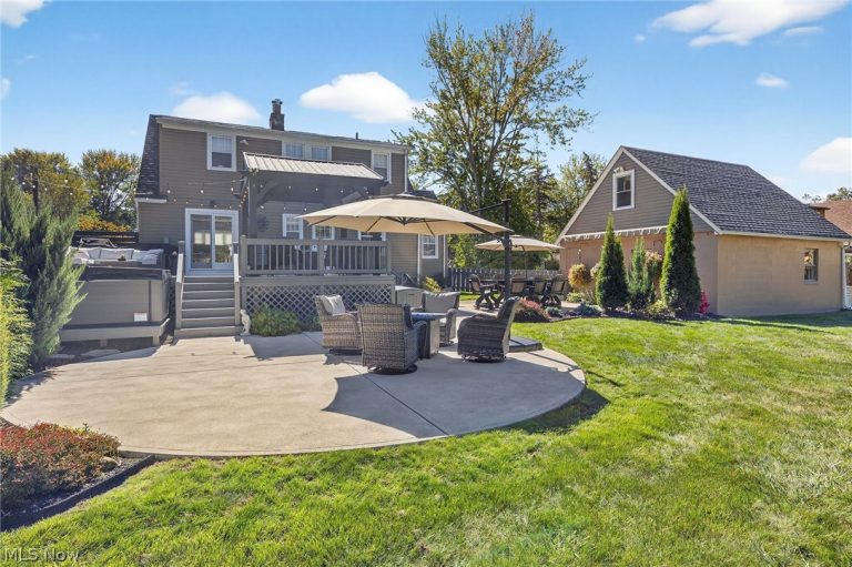 39119 Johnnycake Ridge Road, Willoughby, OH - Photo 3