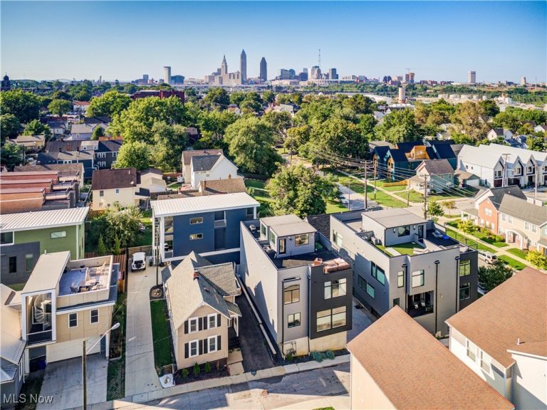 706 University Court, Cleveland, OH - Photo 2