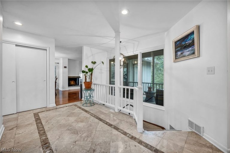 34580 Sherbrook Park Drive, Solon, OH - Photo 6