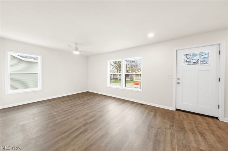 1334 Hazelwood Ave, Akron, OH - Photo 4