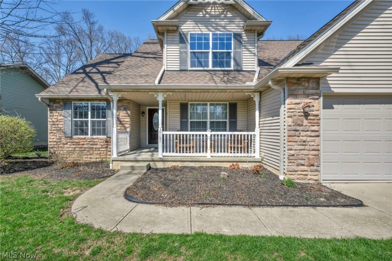 39896 Hope Court, Elyria, OH - Photo 2
