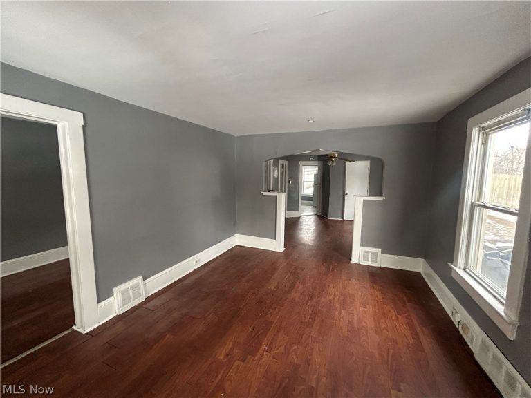 4704 Behrwald Avenue, Cleveland, OH - Photo 2