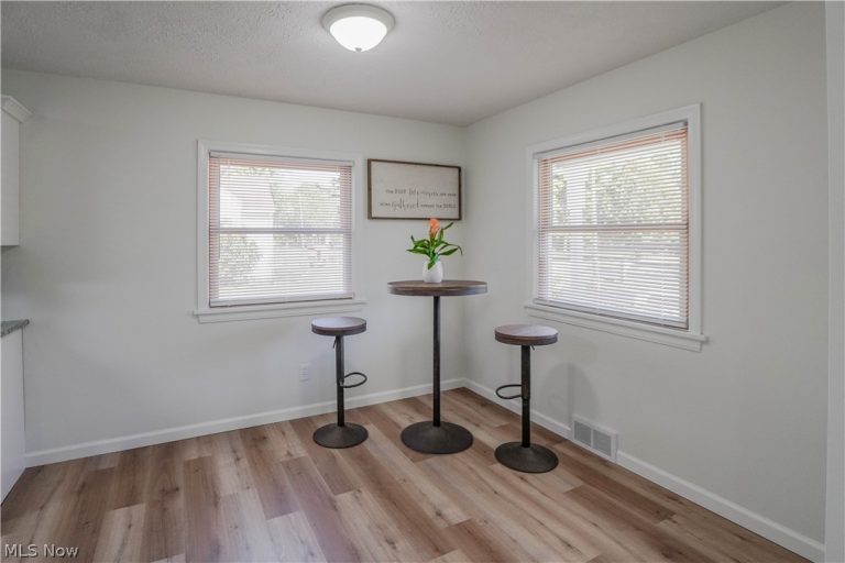 1548 Sunside Drive, Akron, OH - Photo 6