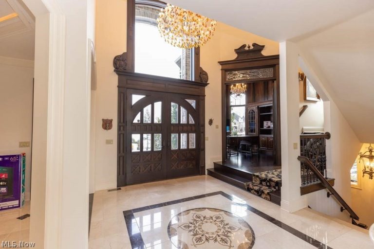 3600 Oxford Circle, Westlake, OH - Photo 6