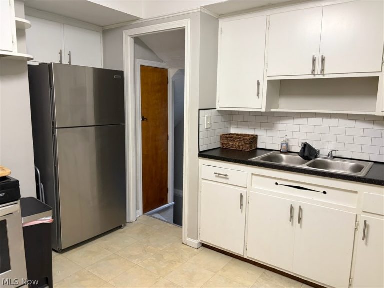 298 270 Street, Euclid, OH - Photo 3