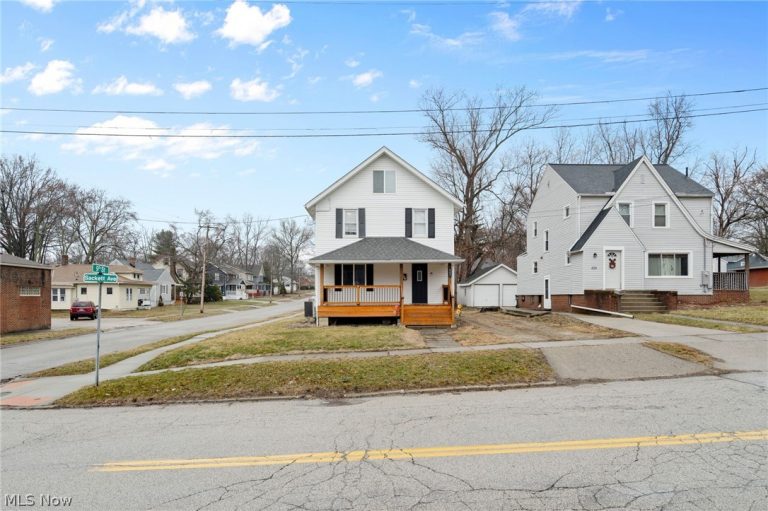 847 Sackett Avenue, Cuyahoga Falls, OH - Photo 2