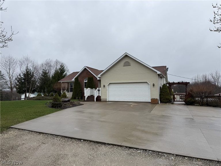 7047 Dial Road, Carrollton, OH - Photo 2