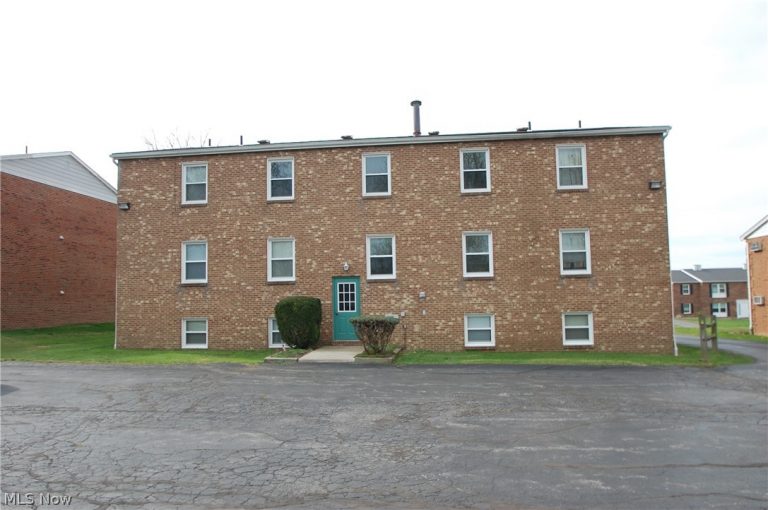 35 Carter Circle, Boardman, OH - Photo 2