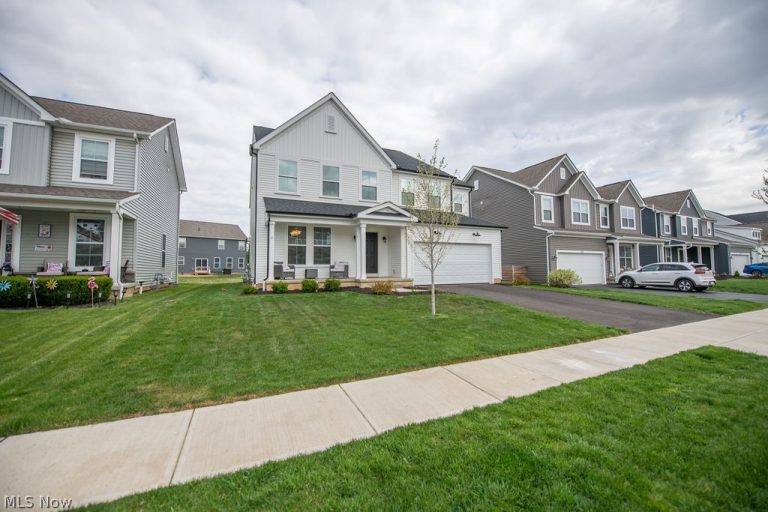 428 Oakland Hills Loop, Commercial Point, OH - Photo 3