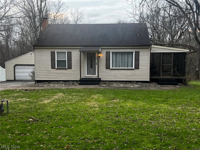 1965 Hubbard Thomas Road, Hubbard, OH, 44425